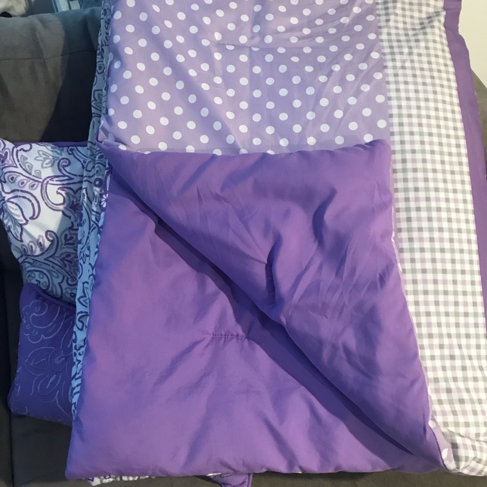 Twin comforter set- reversible